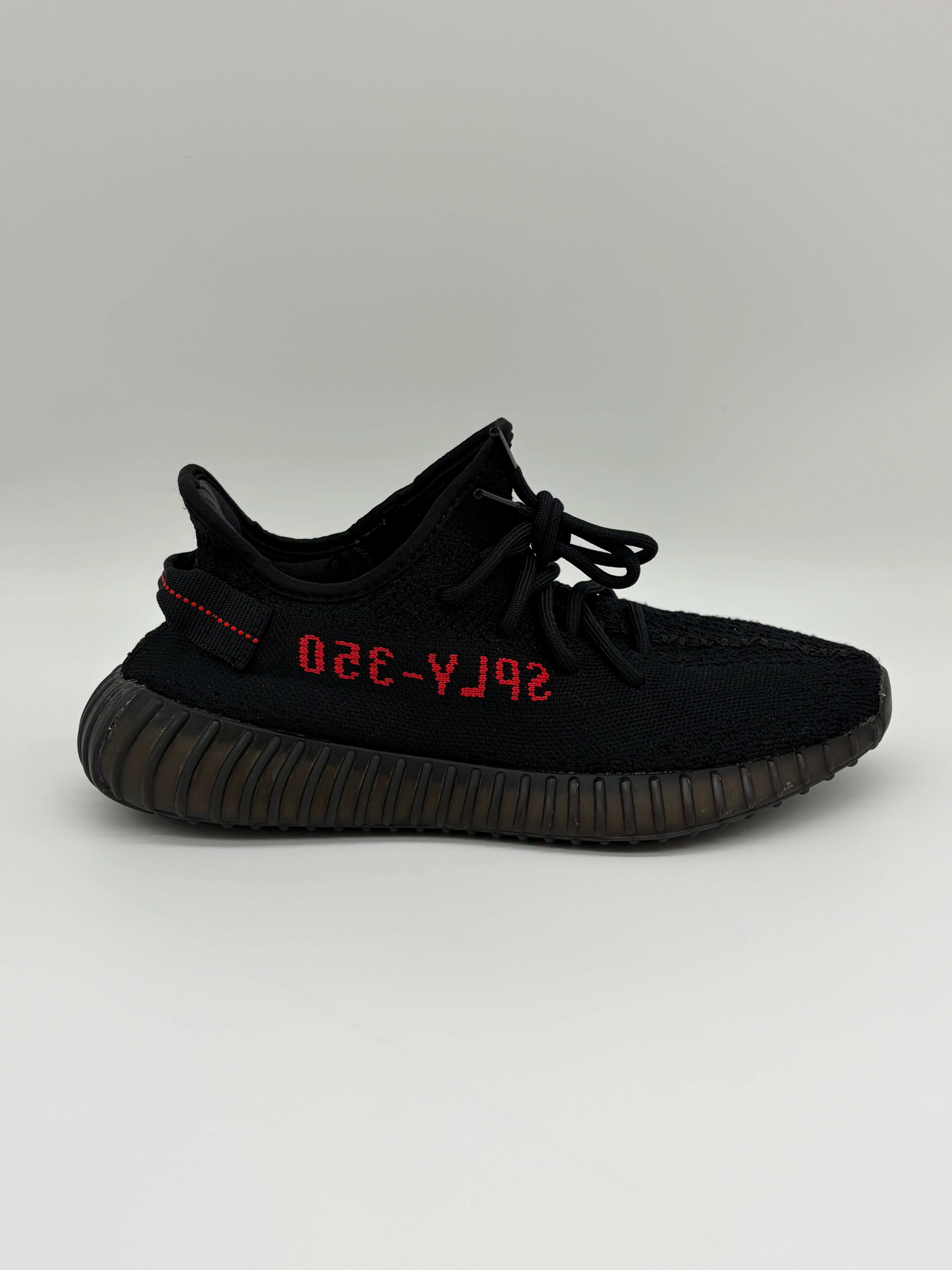 Yeezy Boost 350 v2 Bred