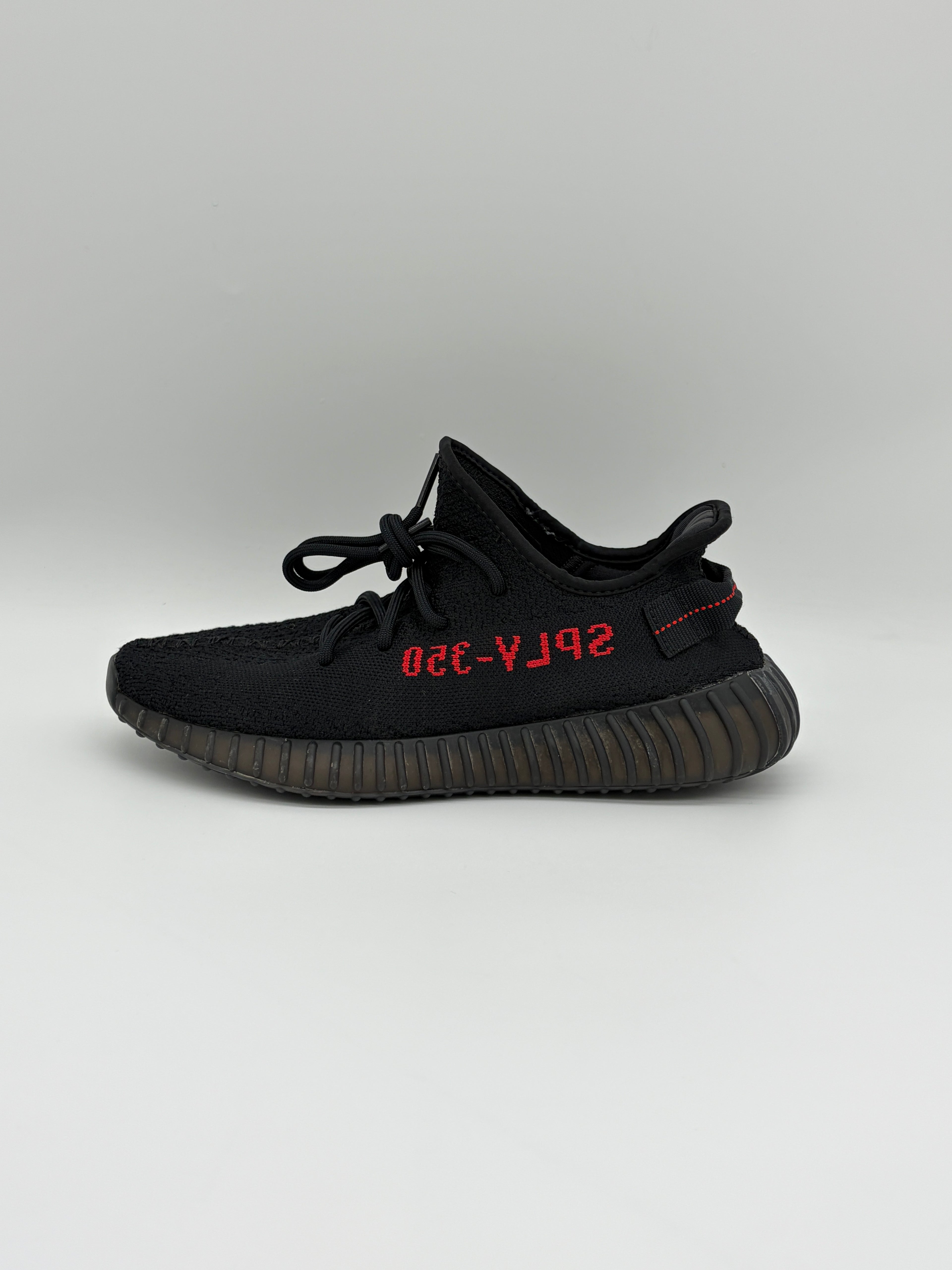 Yeezy Boost 350 v2 Bred